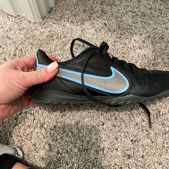 Boys shoes, cleats, indoor shoes. Great condition. - Picture 3 of 13